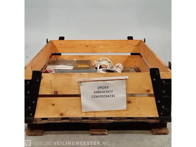 2x antenne verdeelstation en 1x roterende pomp - afbeelding 1 van  6