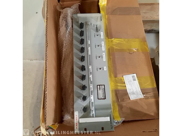 2x antenne versterker en 2x koffer t.b.v. bedieningskast o.a. meob - afbeelding 7 van  10