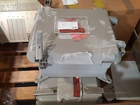 2x antenne versterker en 2x koffer t.b.v. bedieningskast o.a. meob - afbeelding 10 van  10