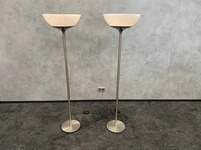 2x artemide - staande design lamp - dimbaar - afbeelding 2 van  8