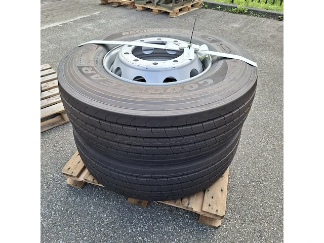 2x band op velg, goodyear, regional rhs ii - afbeelding 1 van  4