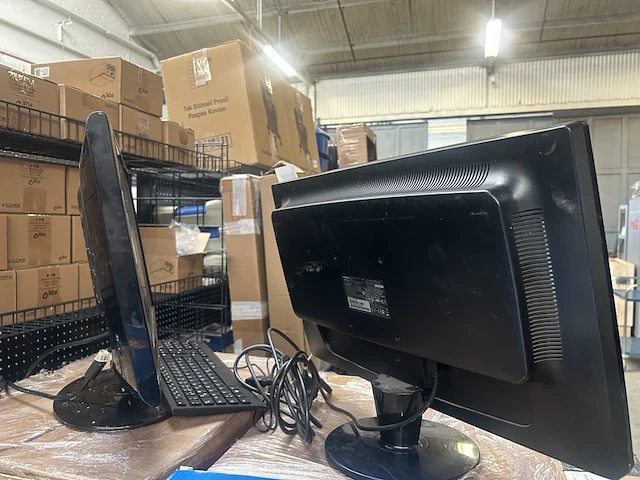 2x beeldscherm 24", philips, samsung - afbeelding 6 van  6