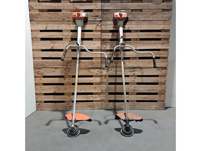 2x benzine bosmaaier met draadkop stihl, fs 450, bouwjaar 2007 - afbeelding 1 van  11