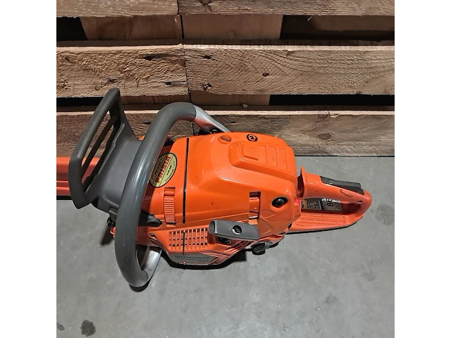 2x benzine kettingzaag, stihl & husqvarna - afbeelding 3 van  17