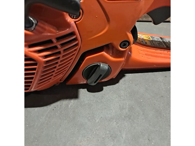 2x benzine kettingzaag, stihl & husqvarna - afbeelding 5 van  17