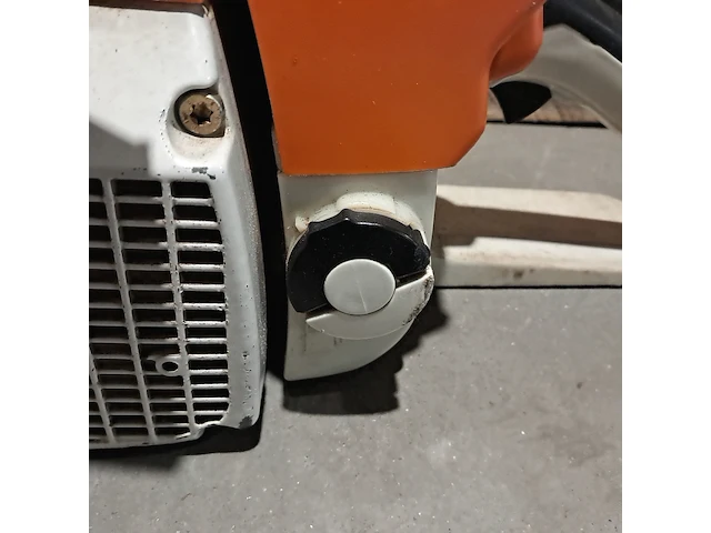 2x benzine kettingzaag, stihl & husqvarna - afbeelding 13 van  17