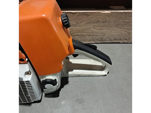 2x benzine kettingzaag, stihl & husqvarna - afbeelding 14 van  17
