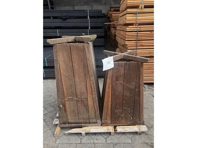2x bloembakken hardhout | sommige licht vergrijsd - afbeelding 1 van  2