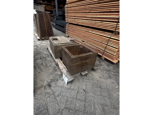 2x bloembakken hardhout | sommige licht vergrijsd - afbeelding 1 van  2