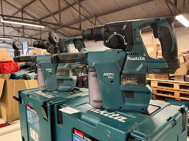 2x boormachine in m-box makita, dhr242zjw - afbeelding 7 van  7