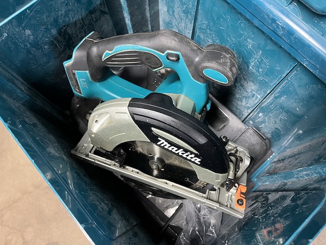 2x bouwgereedschap in m-box (2x cirkelzaag) makita, dhs630zj - afbeelding 5 van  5