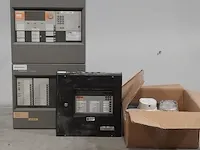 2x brandmeld kast o.a. siemens, o.a. cerberus, bouwjaar o - afbeelding 1 van  13
