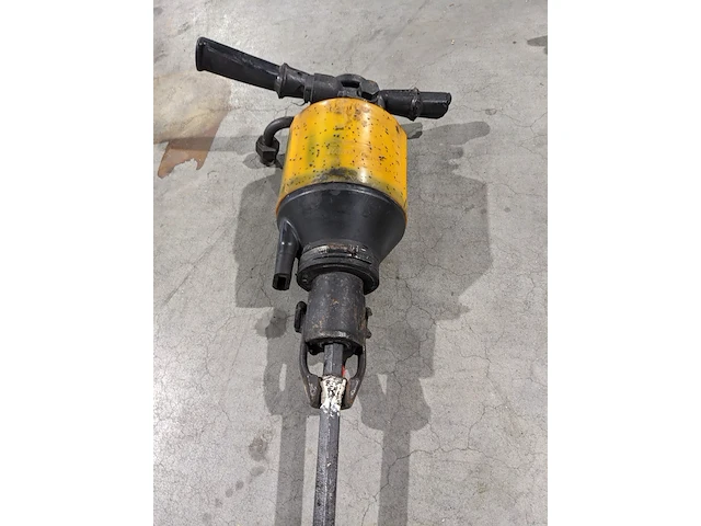 2x breekhamer en ca.14x beitel, atlas copco - afbeelding 8 van  18