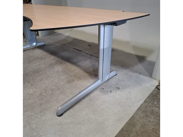 2x bureau, ahrend - afbeelding 2 van  14