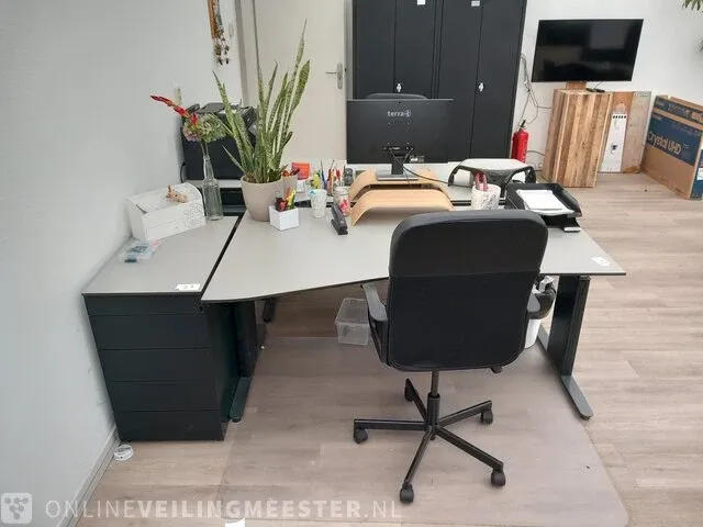 2x bureau opstelling - afbeelding 12 van  17