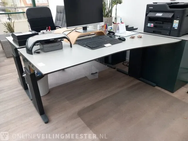 2x bureau opstelling - afbeelding 13 van  17