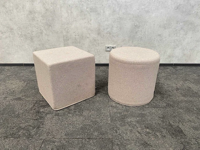 2x buzzispace buzzispot - akoestische design poef - taupe - afbeelding 1 van  9