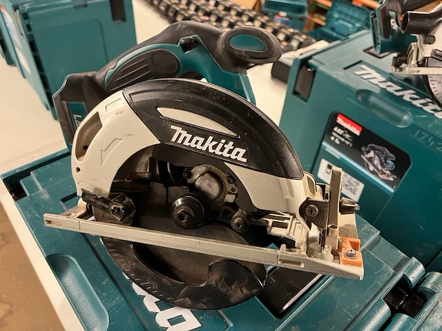 2x cirkelzaag in m-box makita, dhs630zj - afbeelding 3 van  7