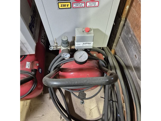 2x compressor, fini, pulsar 282 - afbeelding 4 van  9