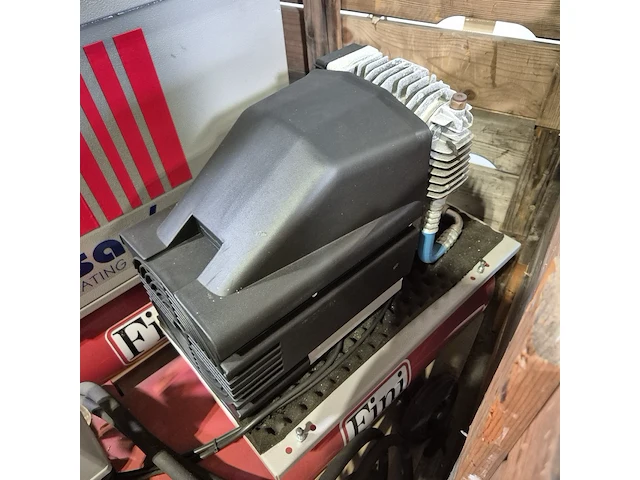 2x compressor, fini, pulsar 282 - afbeelding 7 van  9