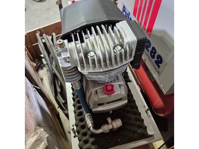2x compressor, fini, pulsar 282 - afbeelding 8 van  9