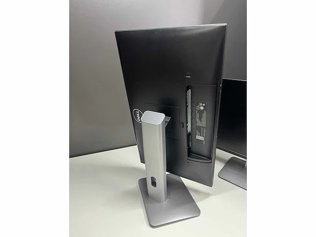 2x dell ultrasharp 2414hb - 24" monitor - hdmi, dp, usb - afbeelding 11 van  12