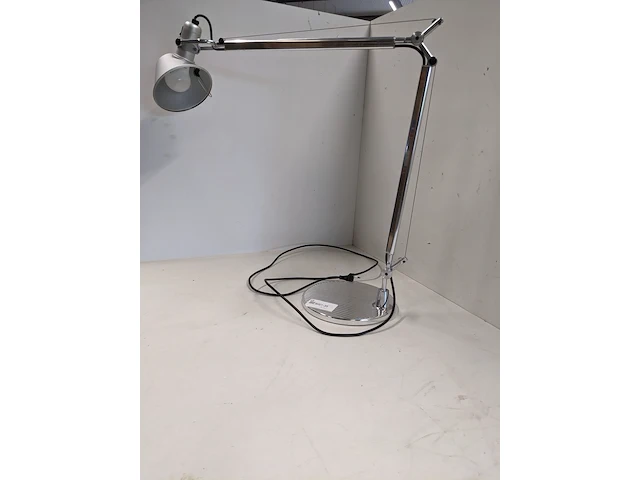 2x design bureaulamp artemide, tolomeo, design m. de lucchi g.fassina - afbeelding 3 van  10