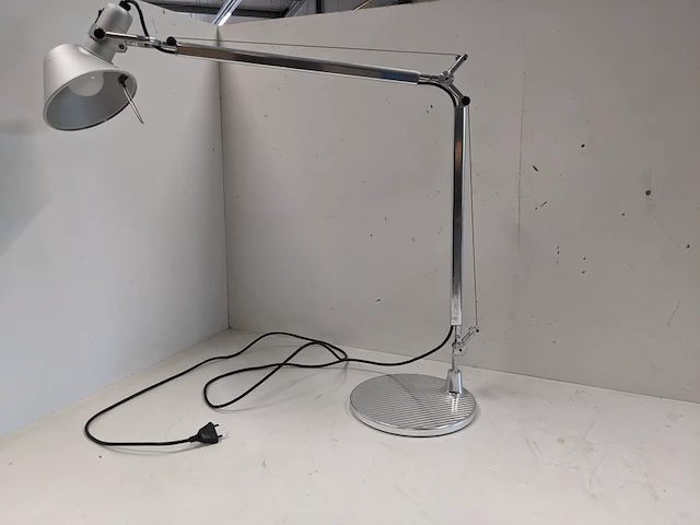 2x design bureaulamp artemide, tolomeo, design m. de lucchi g.fassina - afbeelding 7 van  10