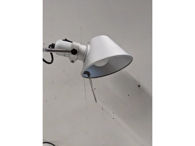 2x design bureaulamp artemide, tolomeo, design m. de lucchi g.fassina - afbeelding 4 van  10