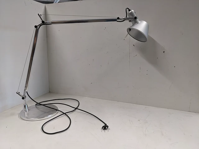 2x design bureaulamp artemide, tolomeo, design m. de lucchi g.fassina - afbeelding 7 van  10