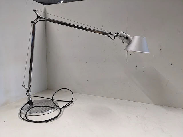 2x design bureaulamp artemide, tolomeo, design m. de lucchi g.fassina - afbeelding 10 van  12