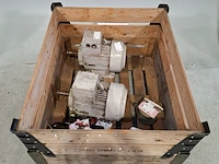 2x elektromotor en diverse onderdelen, o.a rotor