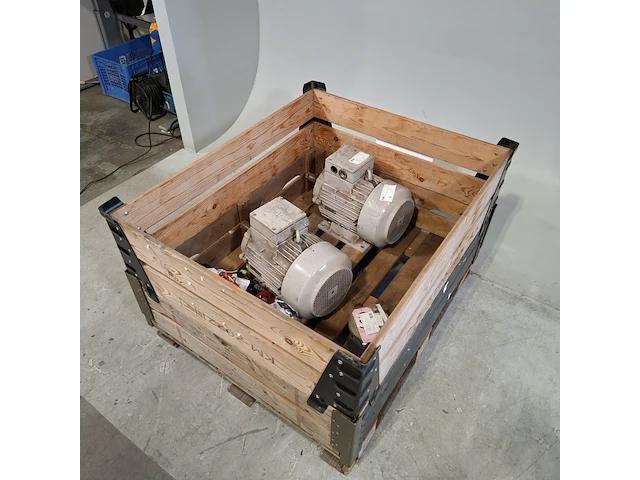 2x elektromotor en diverse onderdelen, o.a rotor - afbeelding 2 van  9