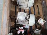 2x elektromotor en diverse onderdelen, o.a rotor - afbeelding 4 van  9