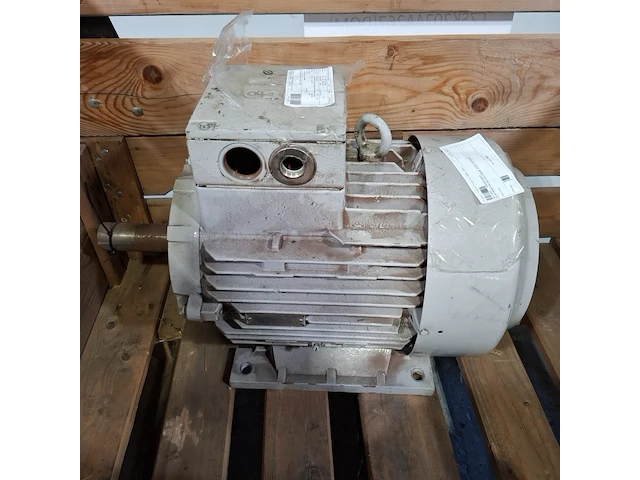 2x elektromotor en diverse onderdelen, o.a rotor - afbeelding 6 van  9