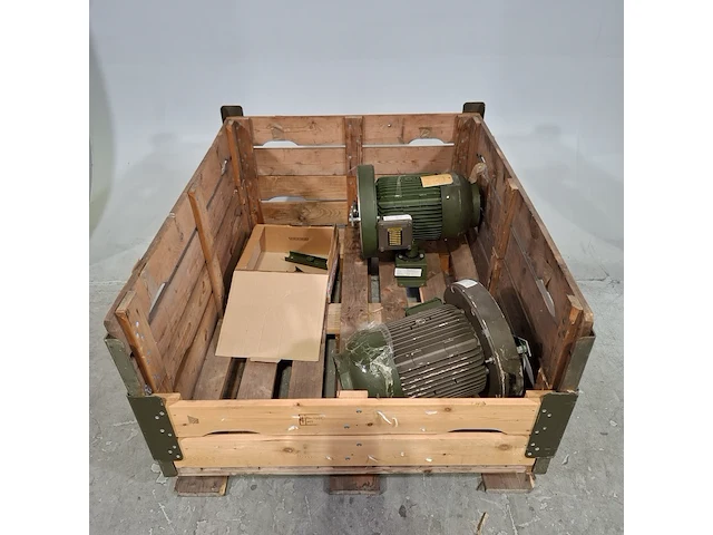 2x elektromotor, o.a kirsch, o.a d5500 - afbeelding 1 van  8