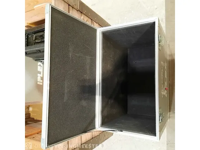 2x flightcase en 2x koffer o.a iplex / olympus - afbeelding 8 van  9