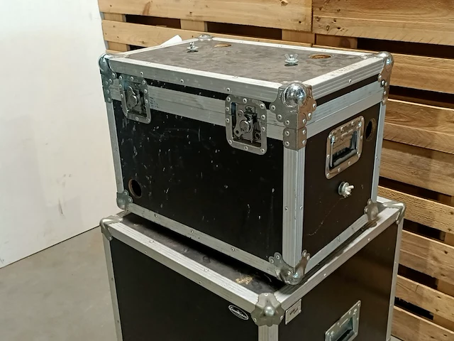 2x flightcase - afbeelding 2 van  9