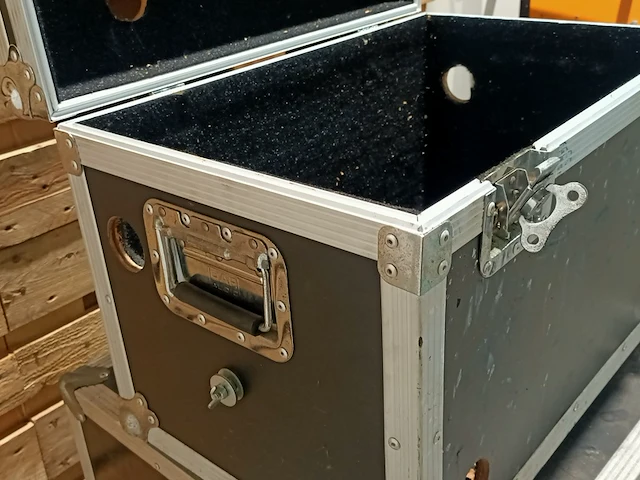 2x flightcase - afbeelding 6 van  9