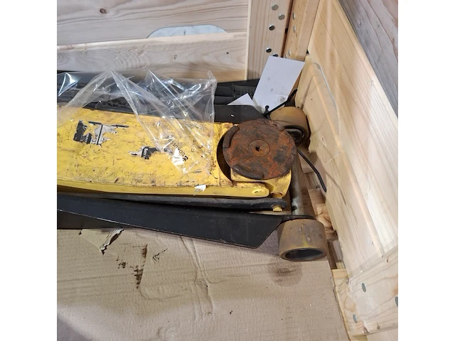 2x garagekrik en 2x metalen onderdeel, o.a omega - afbeelding 9 van  11
