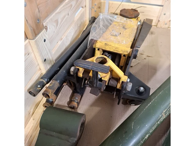 2x garagekrik en 2x metalen onderdeel, o.a omega - afbeelding 11 van  11