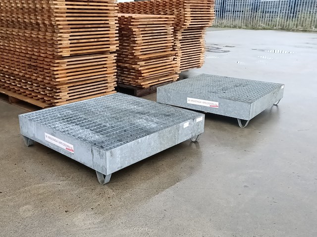 2x gegalvaniseerde lekbak, 2033, bouwjaar 2003 - afbeelding 1 van  7