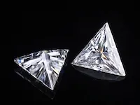 2x genuine triangle cut 1.00 carat each (certified) - afbeelding 1 van  3