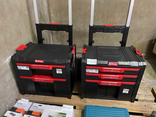 2x gereedschaps-trolley, qbrick pro , cart 2 + 3 plus drawer - afbeelding 1 van  2