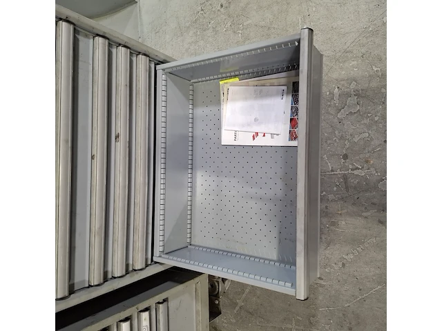 2x gereedschapswagen, lista - afbeelding 3 van  11