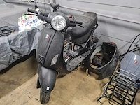 2x gts toscana - voor onderdelen - scooter - afbeelding 3 van  8