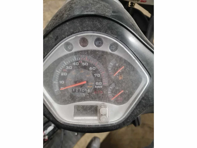 2x gts toscana - voor onderdelen - scooter - afbeelding 7 van  8
