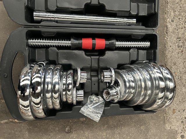 2x halterset in koffer met elk 10 halterschijven - afbeelding 3 van  6