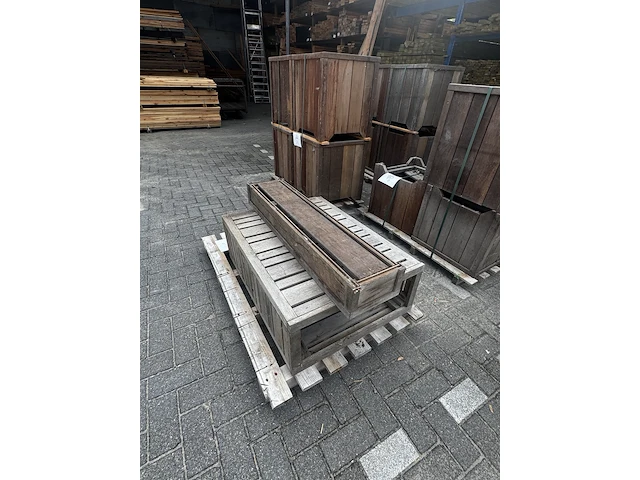 2x hardhouten bloembakken - afbeelding 1 van  2