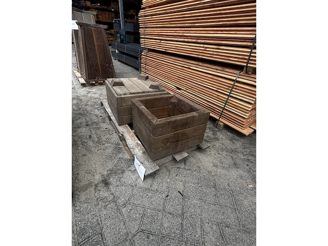 2x hardhouten bloembakken - afbeelding 1 van  2